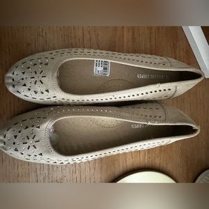 Size 9 ballerina flats from Sweden marked size 9 used once cream colored